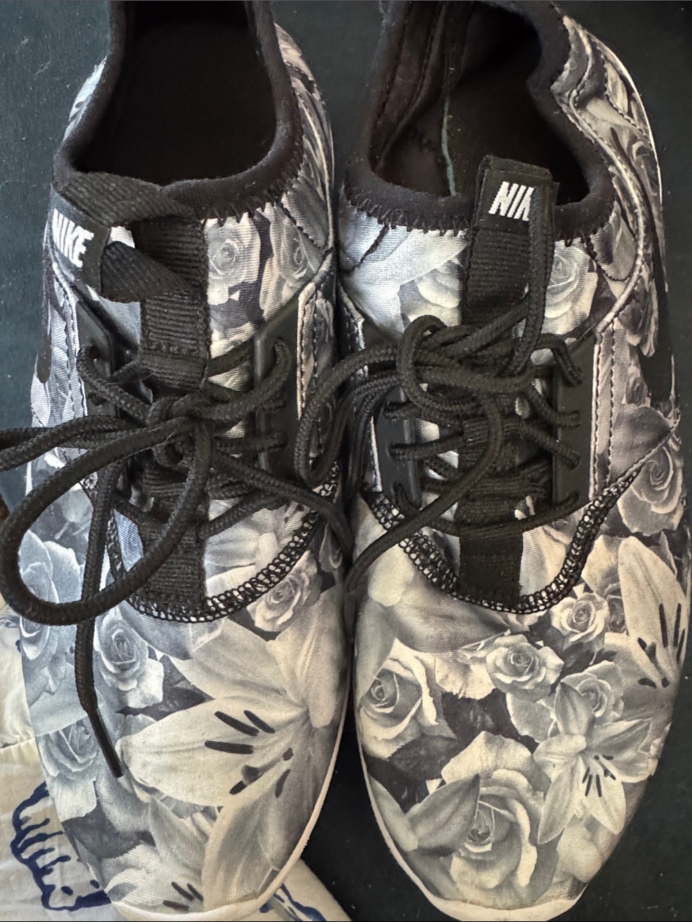 Nike Women’s Black & Gray Floral Running Shoes